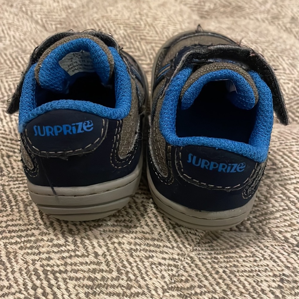 Stride Rite size 2 - Picture 4 of 6